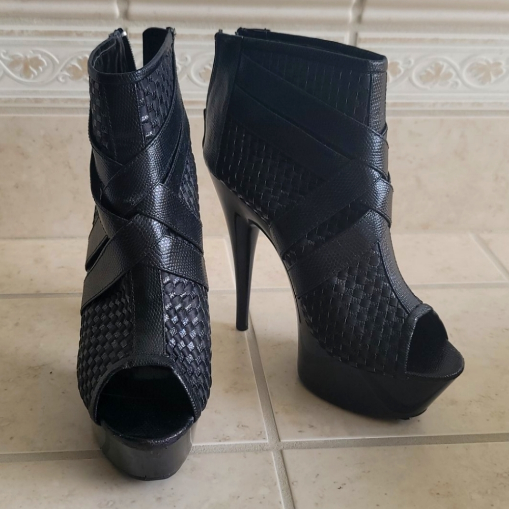 Ellie Black platform stilletos size 9